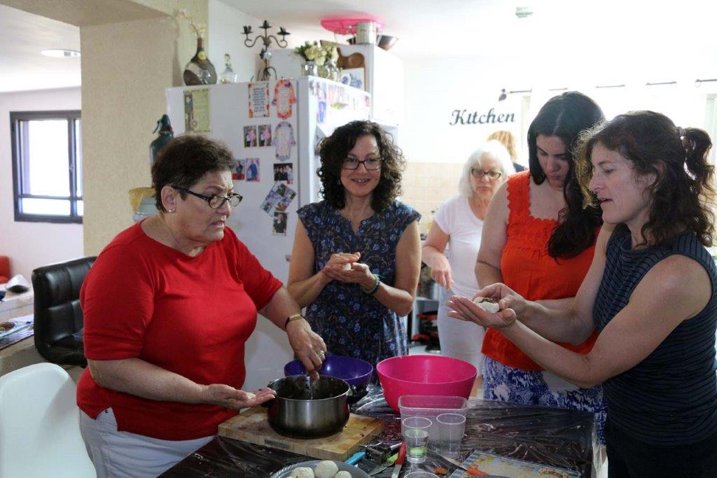 חברות המשלחת הקולינרית מגלגלות קובה