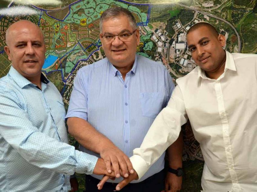 הבחירות במגדל העמק: סיעת 'למען אחיי' הצהירה על תמיכה בברדה הבחירות במגדל העמק: סיעת 'למען אחיי' הצהירה על תמיכה בברדה