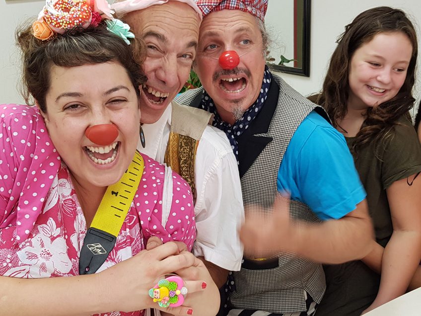 קיבוץ מרחביה: עפיפוניאדה למען ליצנים רפואיים במרכז רפואי העמק קיבוץ מרחביה: עפיפוניאדה למען ליצנים רפואיים במרכז רפואי העמק
