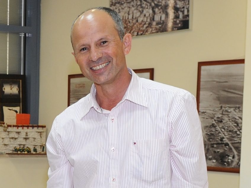 אבי אלקבץ: "אנחנו לא מתערבים במינוי המאמן" אבי אלקבץ: "אנחנו לא מתערבים במינוי המאמן"