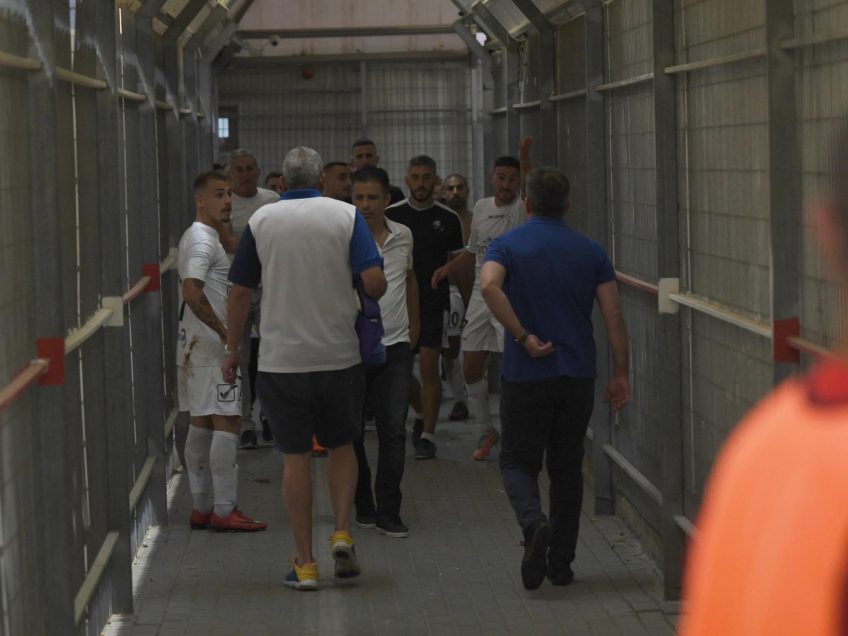 סוער בגרין: "תומר רחמים מנע עימות פיזי בין הוכנבוים לשחקני עפולה" סוער בגרין: "תומר רחמים מנע עימות פיזי בין הוכנבוים לשחקני עפולה"