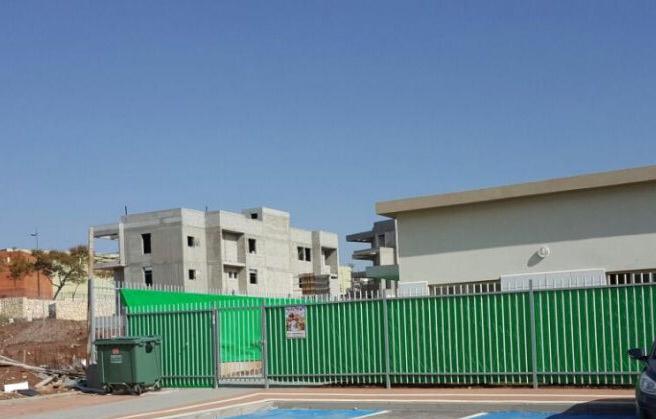 רובע יזרעאל: עובד זר מסודן נעצר לאחר שנכנס לגן ילדים ודפק על החלונות רובע יזרעאל: עובד זר מסודן נעצר לאחר שנכנס לגן ילדים ודפק על החלונות