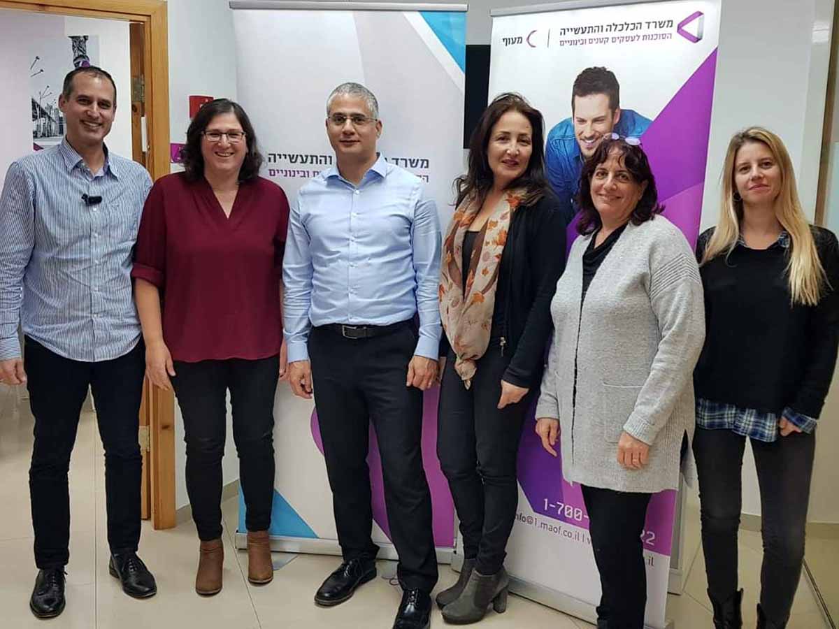 מימין לשמאל: סיון ברעם, ד"ר נורית איל, גלי בן מיכאל, רן קויתי, אתי גוטמן ושקד גולדמן
