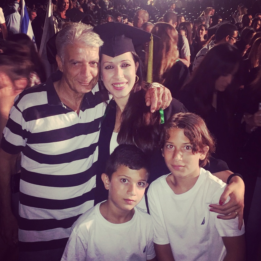 תואר ראש לדנה דניאל.האבא גאה
