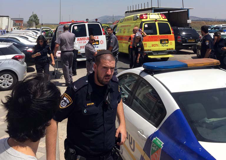 המשטרה סגרה את האזור והחלה באיסוף ממצאים