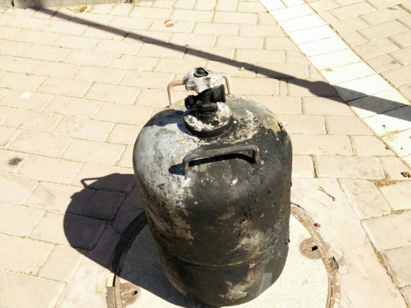 סב, בתו ונכדתו נפצעו מפיצוץ בלון גז סב, בתו ונכדתו נפצעו מפיצוץ בלון גז