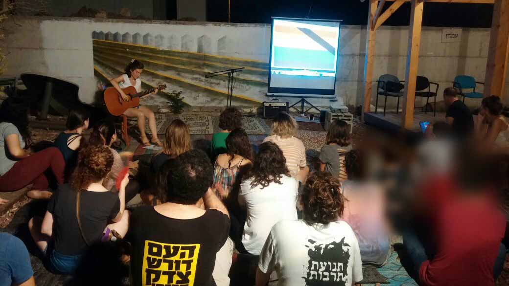 בני נוער בנסגרת מועדון אי"גי(ארגון נוער גאה)