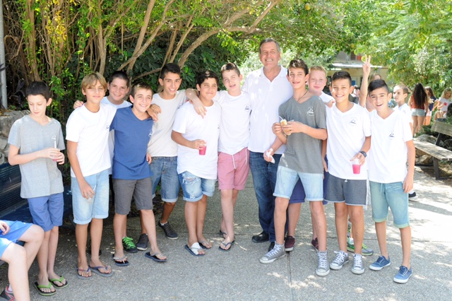 ראש המועצה האזורית עמק יזרעאל, אייל הצר, פותח את שנת הלימודים עם תלמידי בי"ס "העמק המערבי" ביפעת