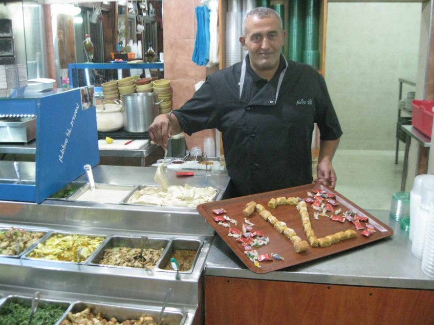 סולטן אבו פול חוגג תירסר שנים להקמת המסעדה