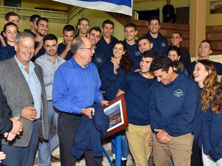 השר יעלון מרבה לבקר בעמק והפעם במכינת תבור