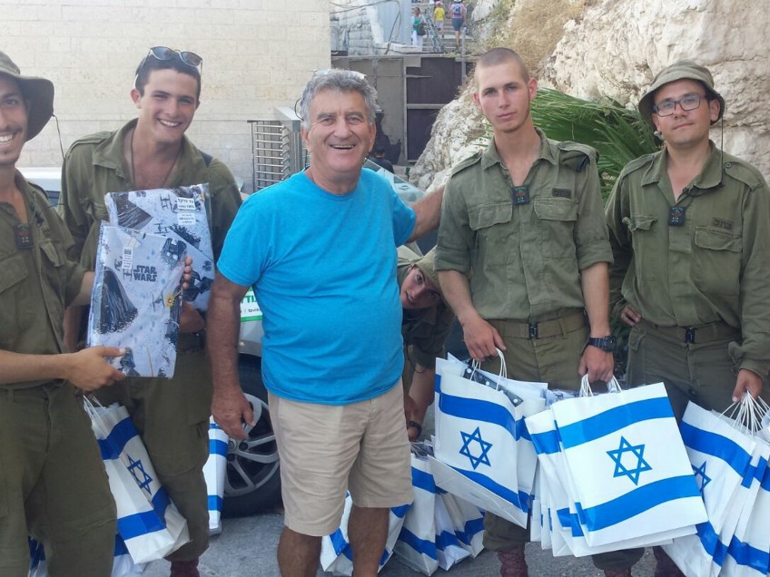 מרגש: האדם המדהים שחי למען החיילים מרגש: האדם המדהים שחי למען החיילים