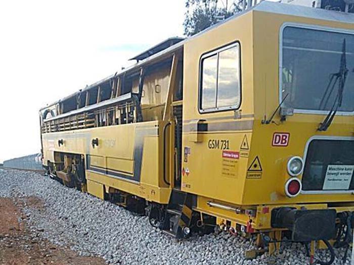 תעלומה? כיצד ירדה הרכבת מהפסים צילום רועי ניב.