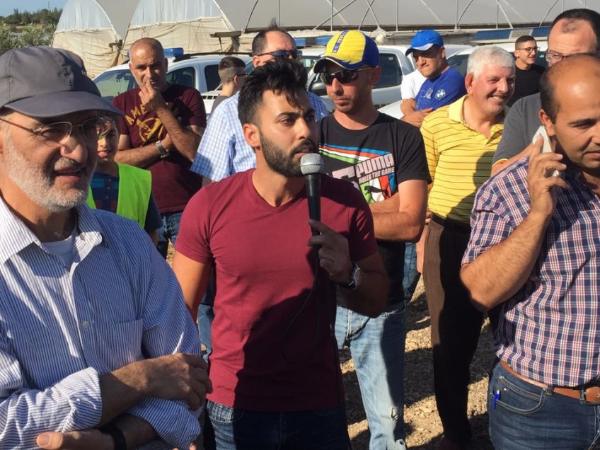 "די לסבל. אנחנו דורשים טיפול". חי סורקה, תושב גן נר, ממארגני הפגנה