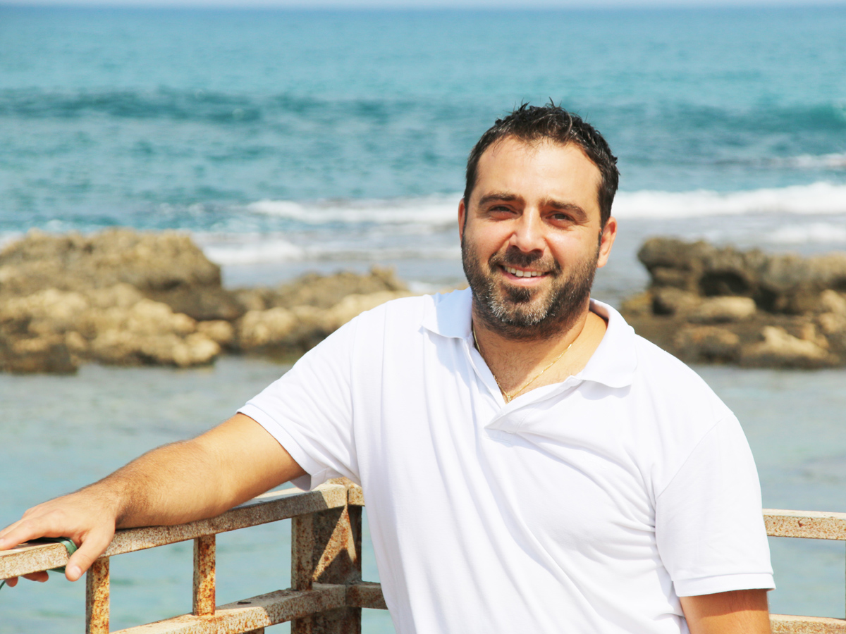 יניב גל. פסיכודרמטיס וקואוצ'ר