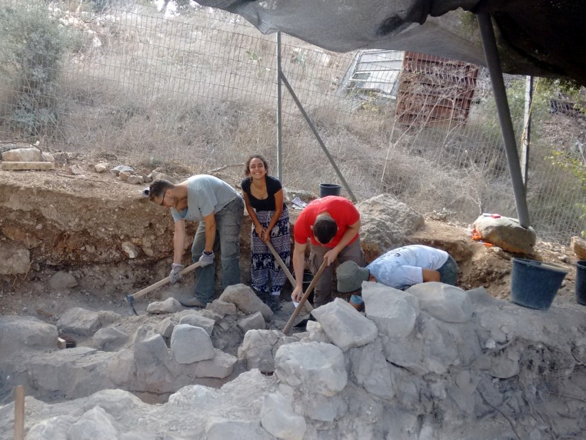 "חפרנים": גתות ליצור יין נחשפו בעמק יזרעאל "חפרנים": גתות ליצור יין נחשפו בעמק יזרעאל