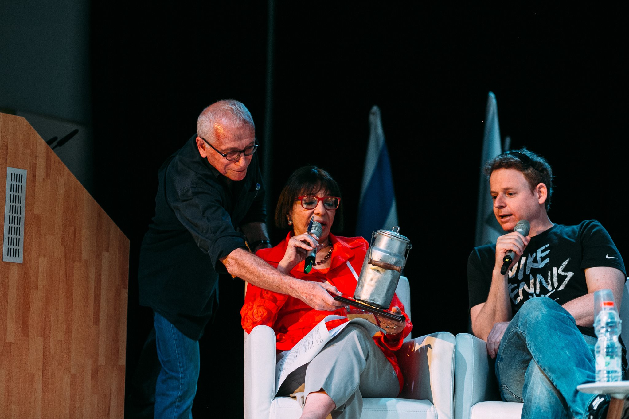 The "Milk Jug" Award for 2022 will be awarded to the satire program