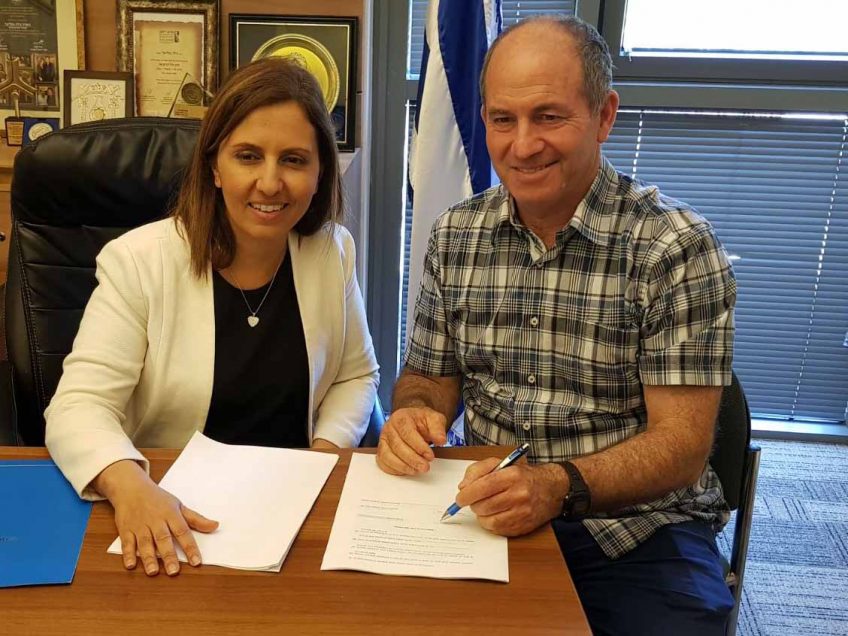 הרבה חיוכים ושביעות רצון במפגש קרין את גמליאל במוא"ז עמק המעיינות