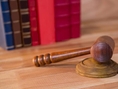 כתב אישום בגין עבירות של סחיטה באיומים נגד קבלנים מהאזור