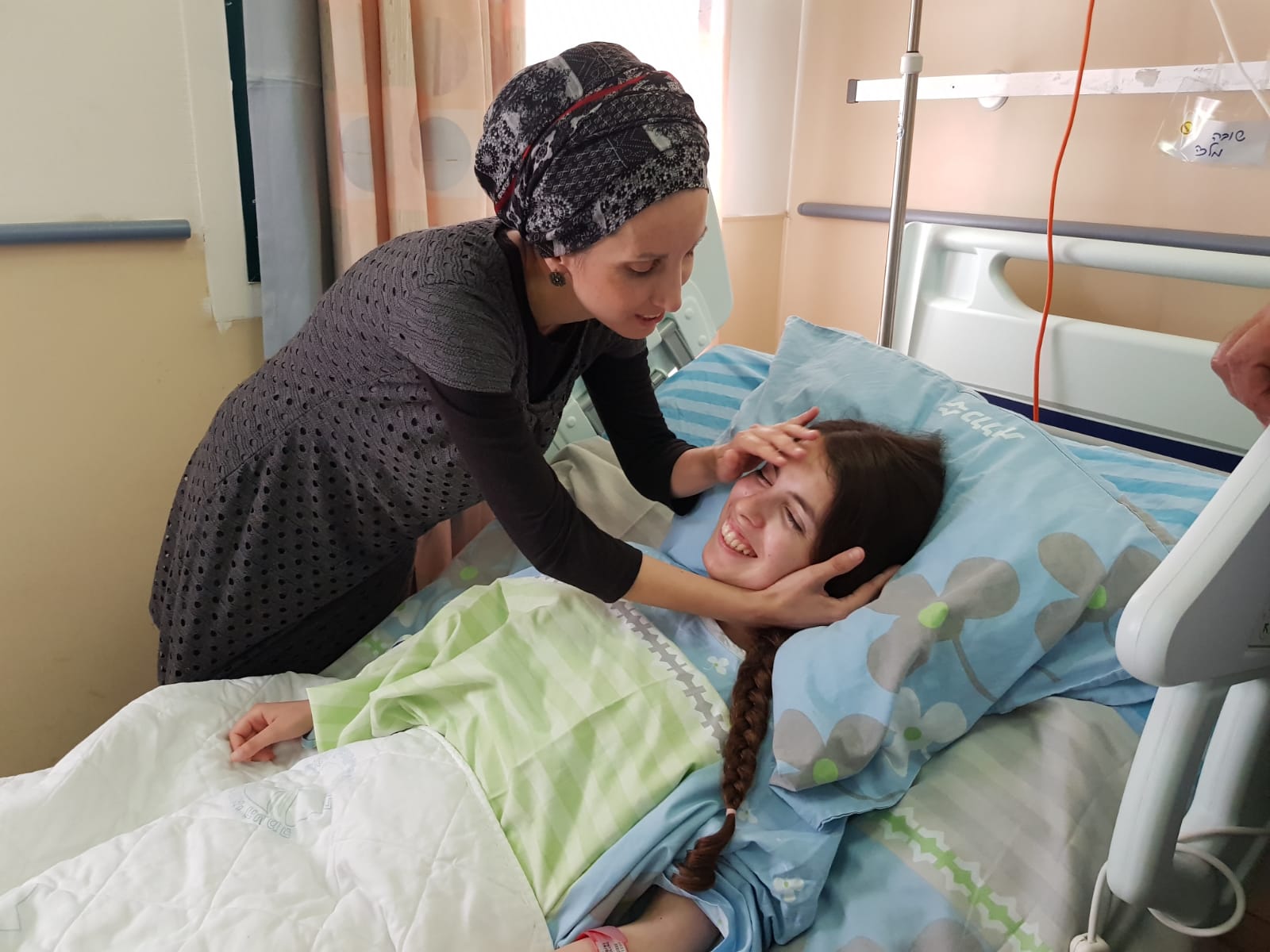 מתאוששת: שובה מלכה ואמה