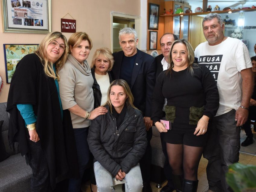 בחירות 2019: יאיר לפיד הגיע לביקור בעפולה עלית בחירות 2019: יאיר לפיד הגיע לביקור בעפולה עלית