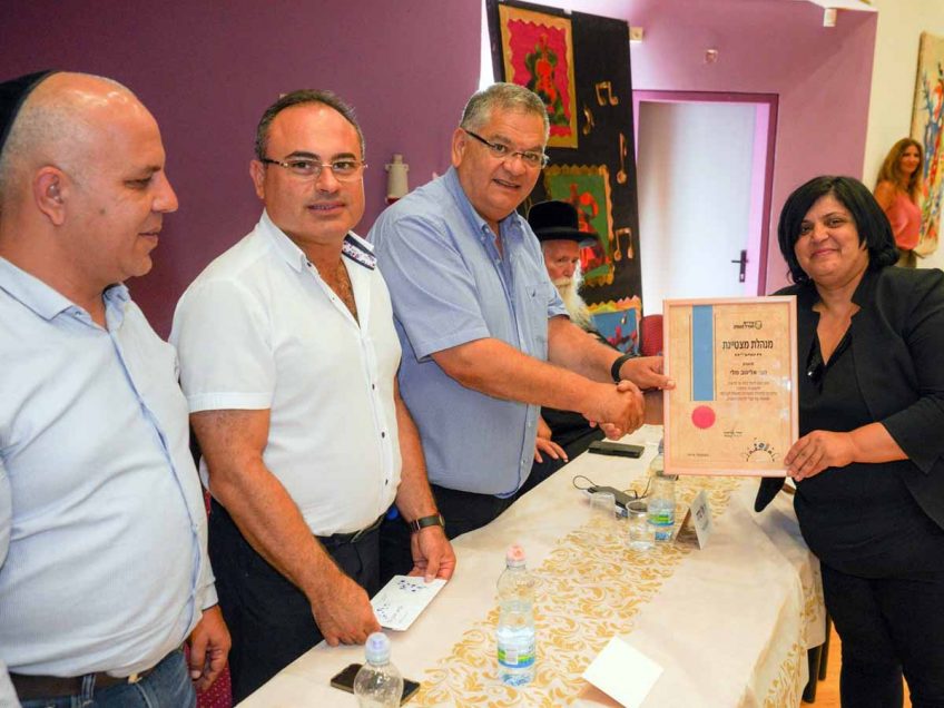 מגדל העמק: מלי אליגוב נבחרה למנהלת מצטיינת מגדל העמק: מלי אליגוב נבחרה למנהלת מצטיינת