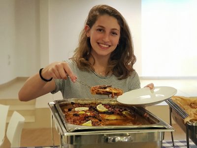 היפיפיה מרמות מנשה, אלה קייזמן בקרוב חיילת ובינתיים מנצלת כל רגע. צוות ארטישוק בגלבוע ממשיך להתמקצע. פלאש!- רכילות בעמק