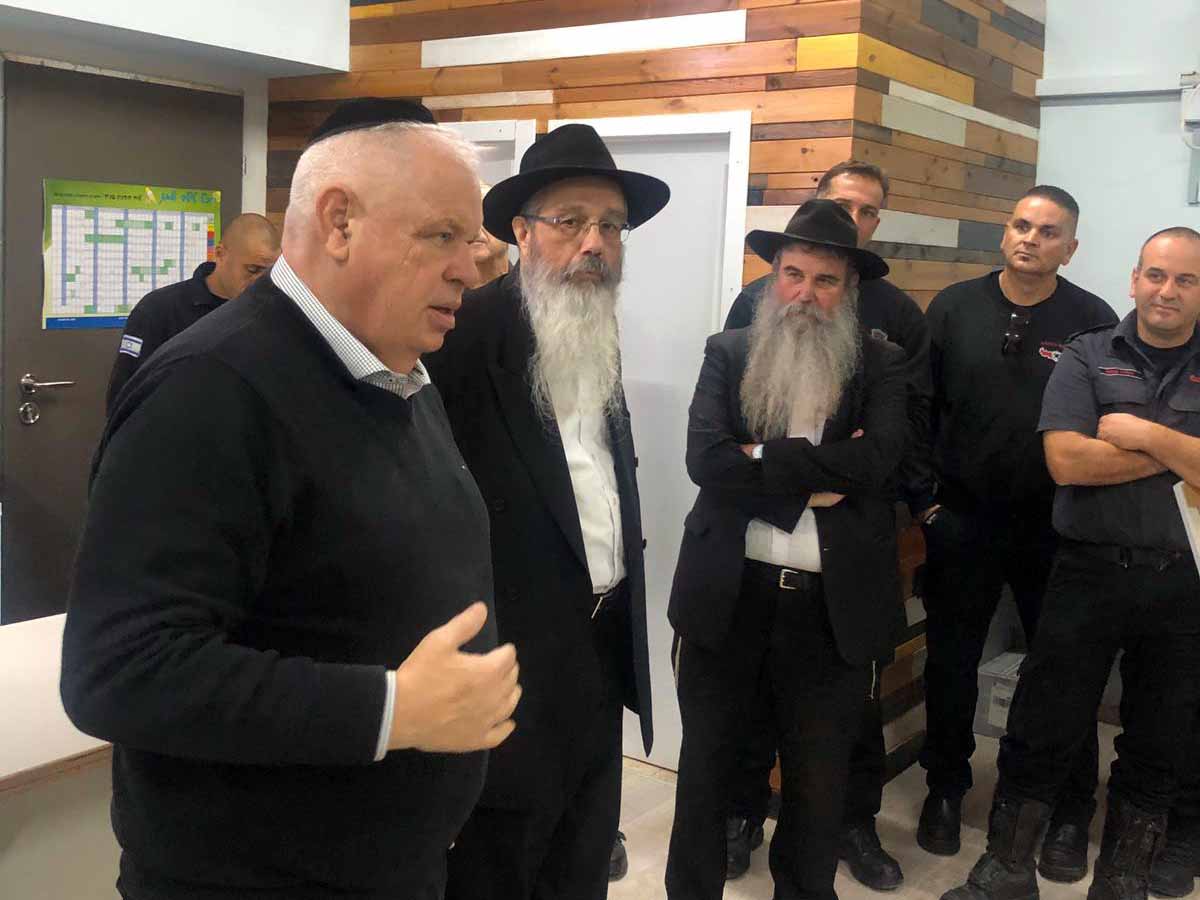 ראש העיר רונן פלוט במעמד טקס ההוקרה
