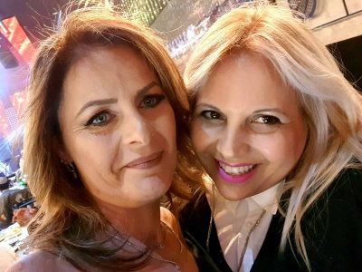 לילך ממשפחתון לילך ושושי שלום בסלפי חברות. משפחת בגים בזמן איכות משפחתי. פלאש!- רכילות בעמק