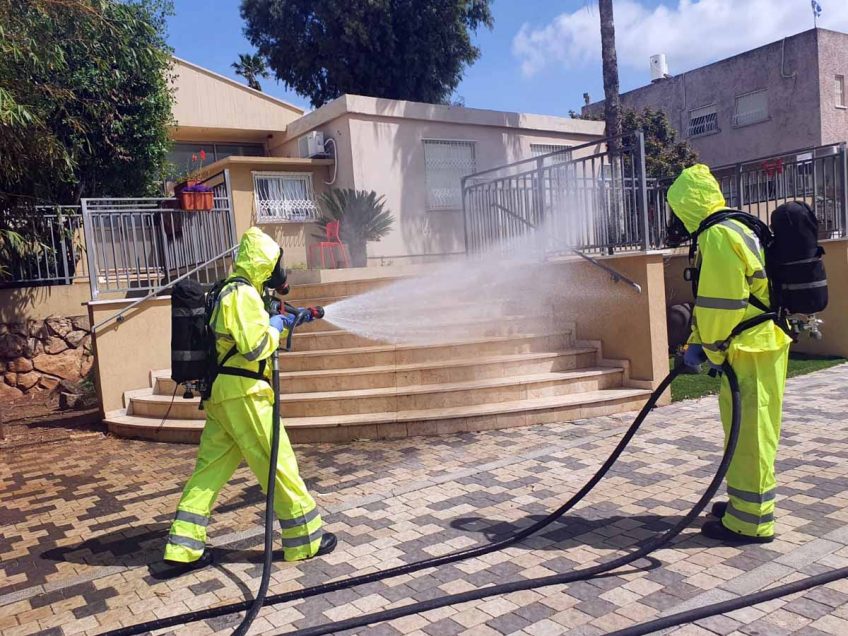 עפולה: לוחמי אש ביצעו פעילות חיטוי נגד הקורונה בבית האבות משלב עפולה: לוחמי אש ביצעו פעילות חיטוי נגד הקורונה בבית האבות משלב