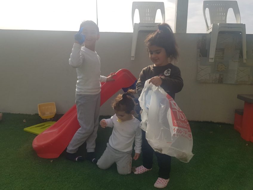 התחילו בנקיונות. משפחת כהן