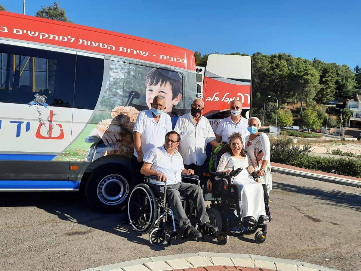 שמחים ומאושרים: ענת ושלום צילום: יח"צ