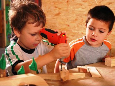 הנגריה של סבא יוסי בנמל עין גב נפתחת שוב על פי הנחיות התו הסגול