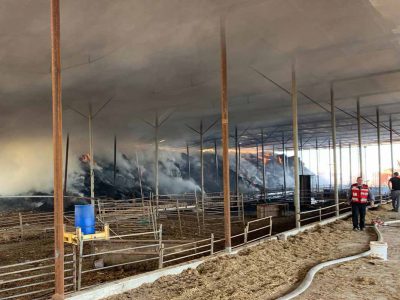 עמק המעיינות: מתבן עלה באש במושב רוויה