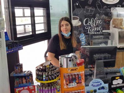 נקלטו בעדשה: אופיר המהממת מ-'דור אלון' ליד אצולת העמק, והכוח הנשי של חסון- מעיין, ליאור ומיכל. פלאש!- רכילות בעמק