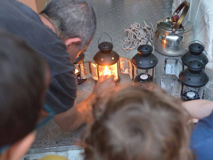 היכן לטייל בחנוכה? טיול לאור עששיות בבית קשת וסיורים בגלבוע ובנחל השופט