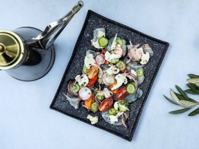 לקראת ט"ו בשבט לחגוג עם מנה מהטבע: טרטר בר ים בשמן זית עם סלט  ים תיכוני