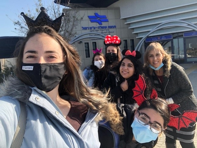 עפולה: מבצע "קטר" פורימי של צוות המרכז לזהות יהודית בתחנת הרכבת עפולה: מבצע "קטר" פורימי של צוות המרכז לזהות יהודית בתחנת הרכבת