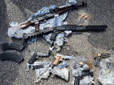 נתפס על טרקטורון: עם שישה נשקים וילד בן 13