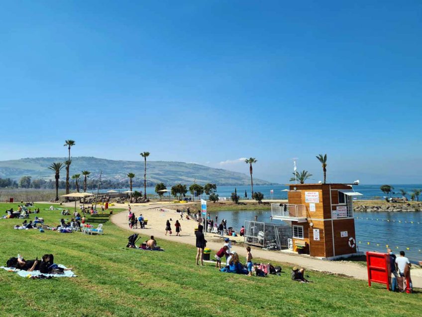 הכינרת: עשרות אלפי נופשים בילו בחוה"מ פסח בחופים השקטים הכינרת: עשרות אלפי נופשים בילו בחוה"מ פסח בחופים השקטים