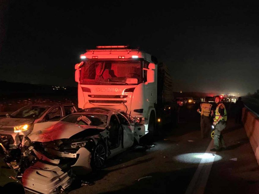 שני הרוגים בתאונה קטלנית בכביש 77 שני הרוגים בתאונה קטלנית בכביש 77