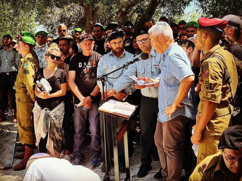 הלוויה קורעת לב: "לנצח תהיה הבן שלי"