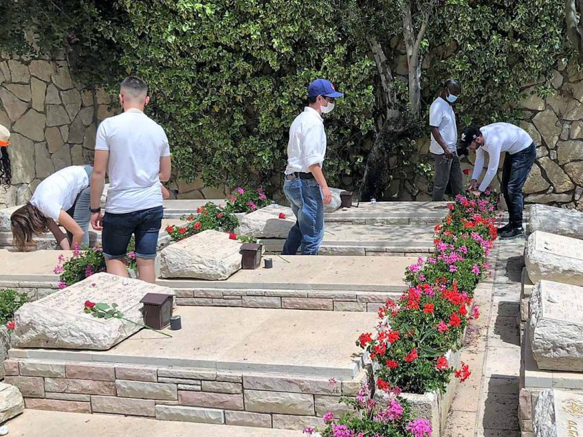 עפולה: נשיא המדינה לתלמידי ביה"ס 'רימונים'- "הסבתם לי גאווה" עפולה: נשיא המדינה לתלמידי ביה"ס 'רימונים'- "הסבתם לי גאווה"