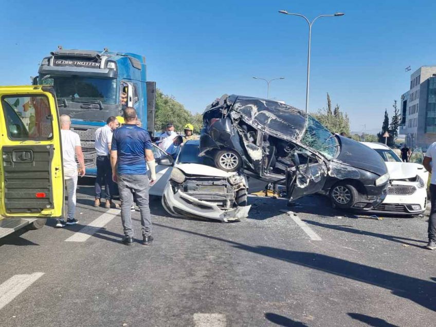 דיווח ראשוני: תאונה בצומת הקאנטרי בעפולה דיווח ראשוני: תאונה בצומת הקאנטרי בעפולה
