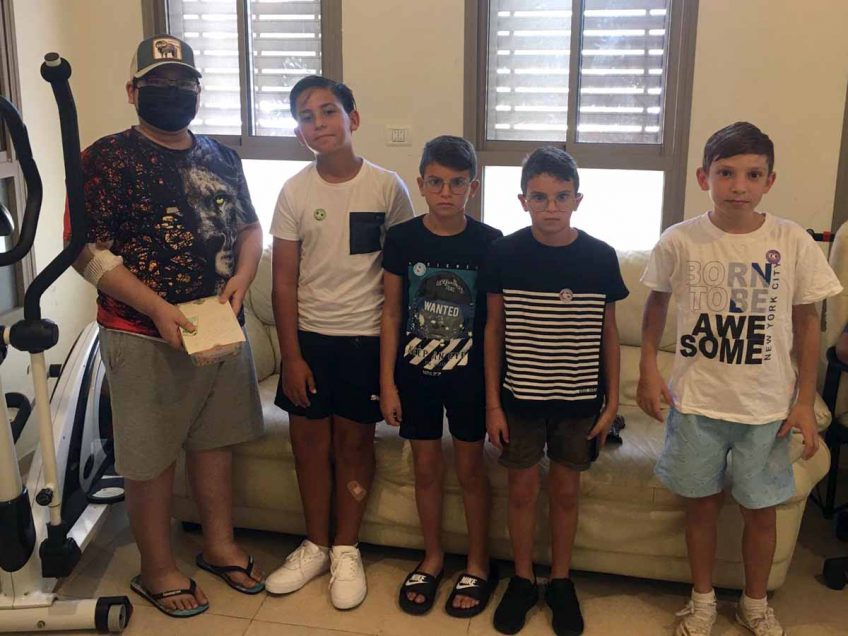 מרגש: תלמידי "תדהר" בעפולה מסרו לשוהם ביטון את תרומתם מרגש: תלמידי "תדהר" בעפולה מסרו לשוהם ביטון את תרומתם