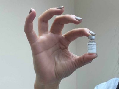 השופט התיר חיסון נגד קורונה לקטינה – חרף התנגדות האם