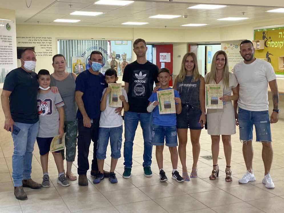 צוות 'שחקים' וחניכים