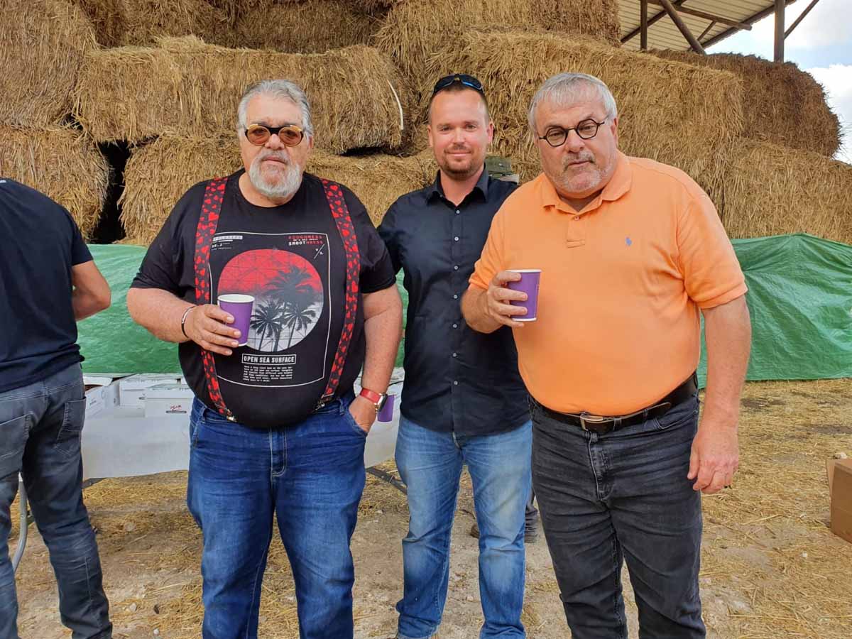 באירוע מכירת הפרים השנתית פגש עו"ד יונתן הירשפלד, את העיתונאי מנחם הורוביץ ורפי גינת