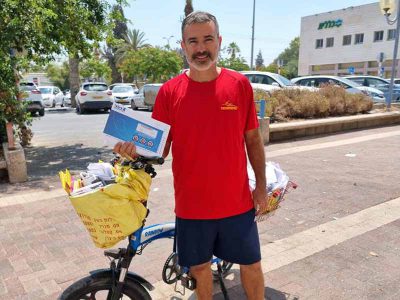 תכירו: הדוור מבית שאן שמחלק דואר בכ-40 מעלות