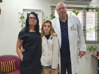חזרה להיות שמחה: מצב נדיר ברגלה של נערה טופל במערך אורתופדיה שיקום ב"העמק"