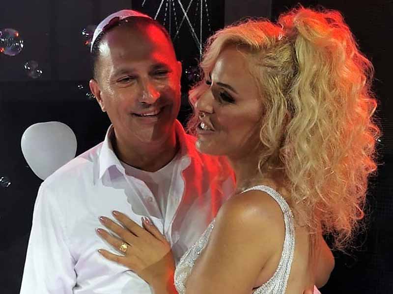 אהבה בחצר ביה"ס יזרעאל בעפולה: מהכיתה לחופה